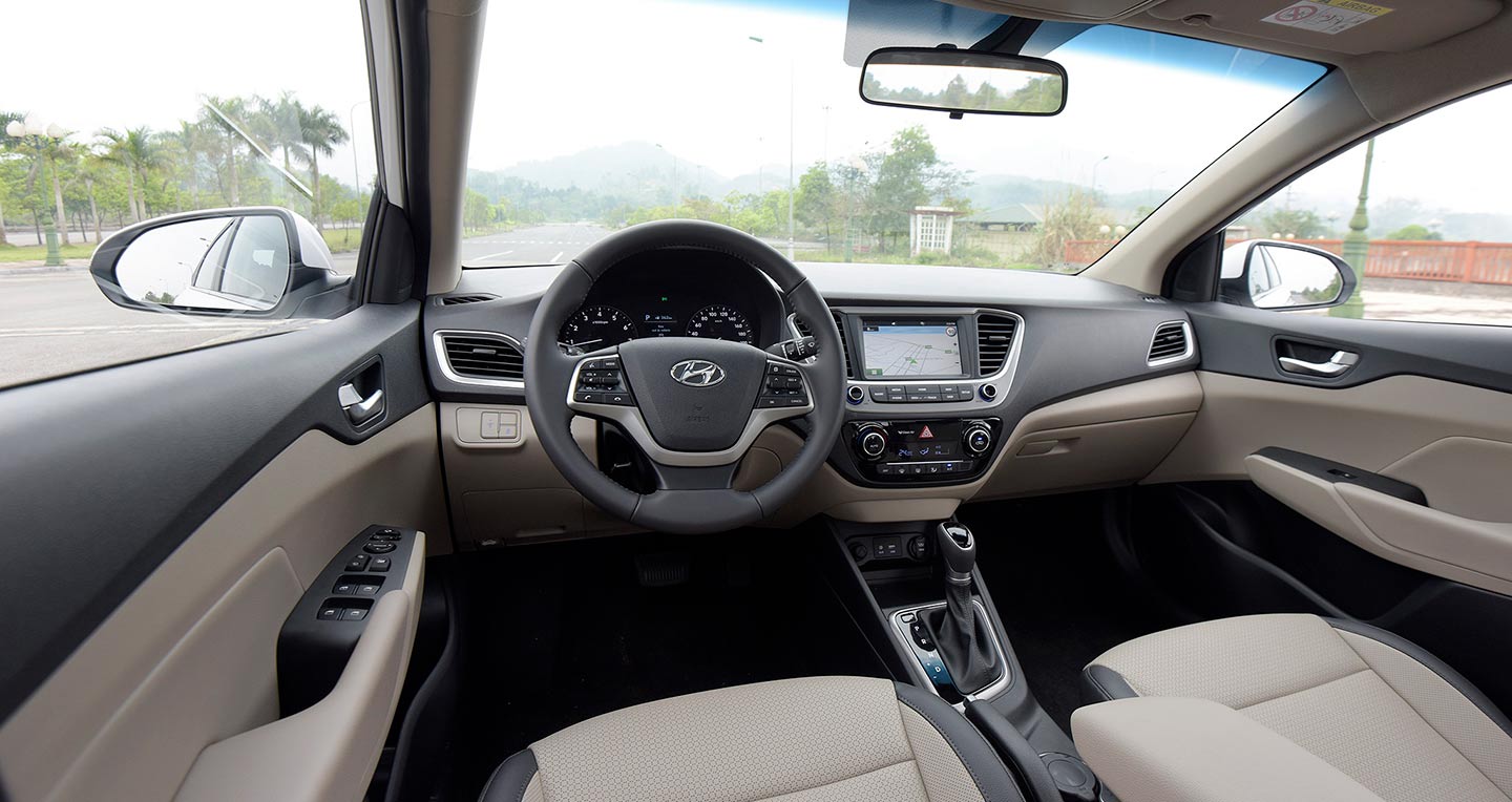 nội thất hyundai accent 2018